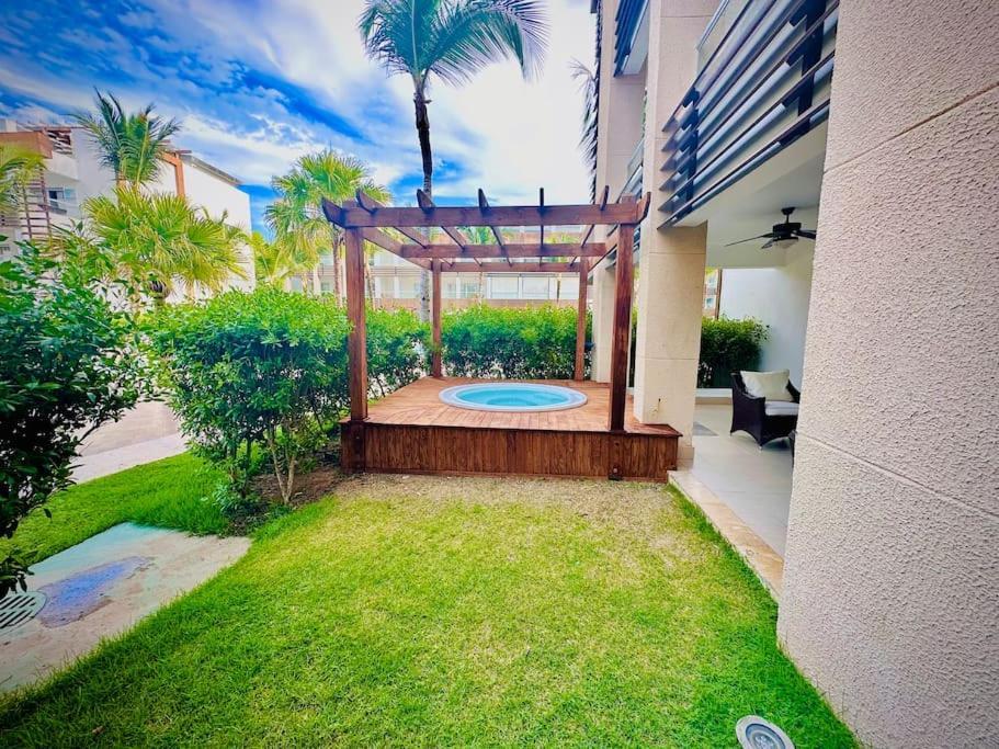 Vacation Ocean Front Apartment *