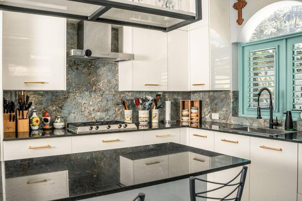 Renovated At The Close To Everything Apartment *