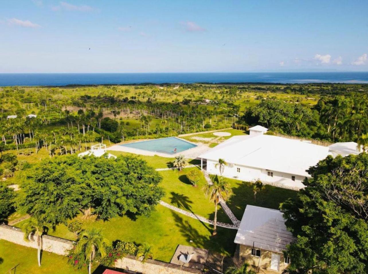 Mikonos Hills * Nagua