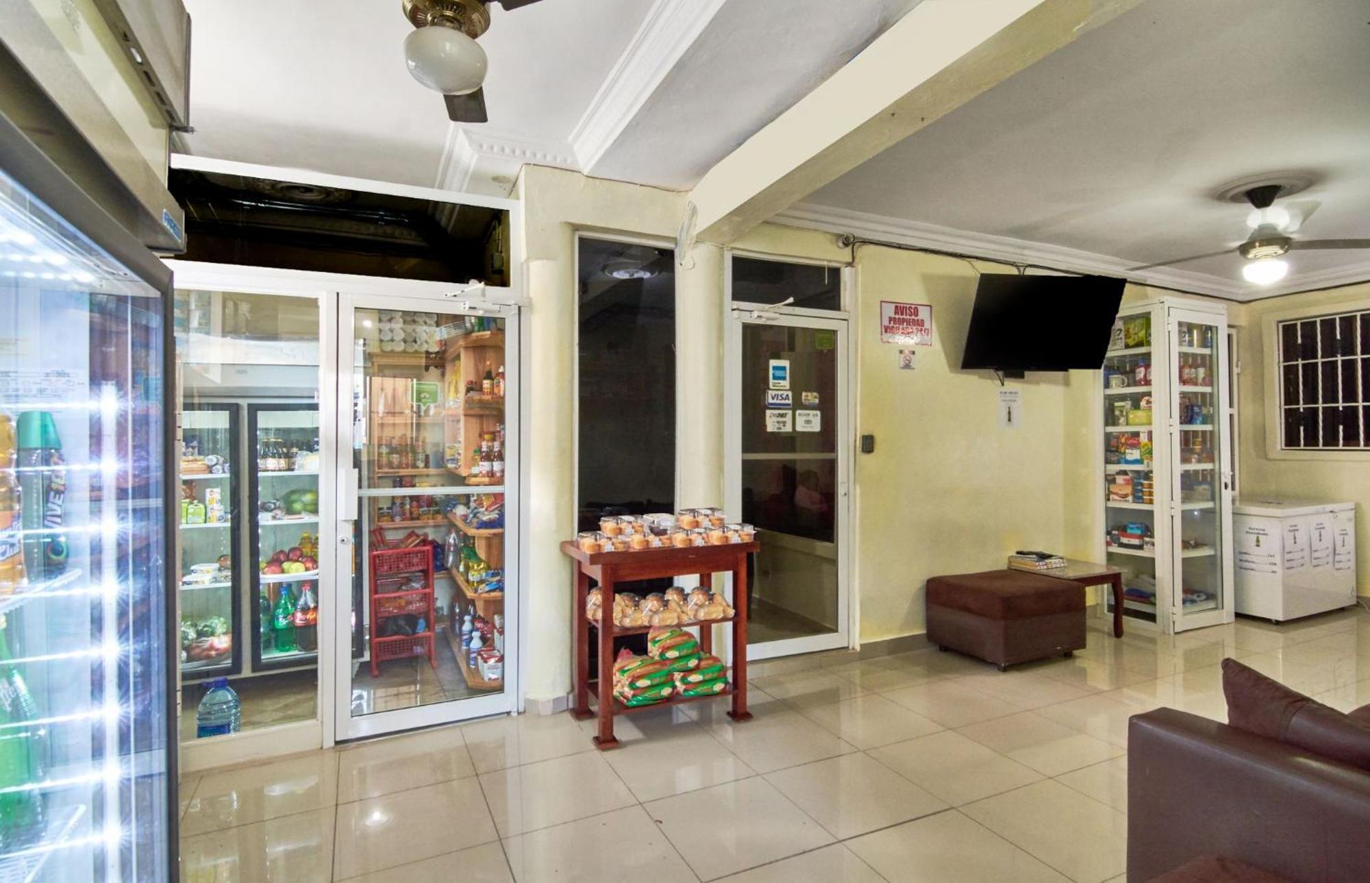 Tropical Island Apartahotel- One Bedroom Looking To The * La Viva