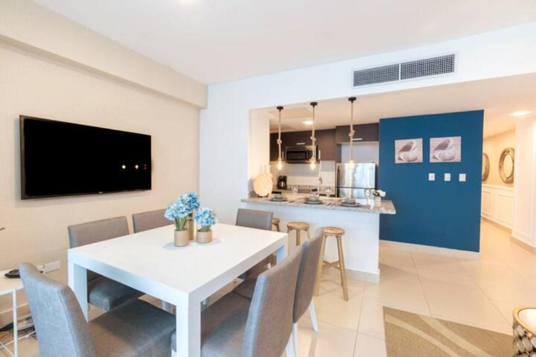 Luxury Beachfront 2br At Olas, *