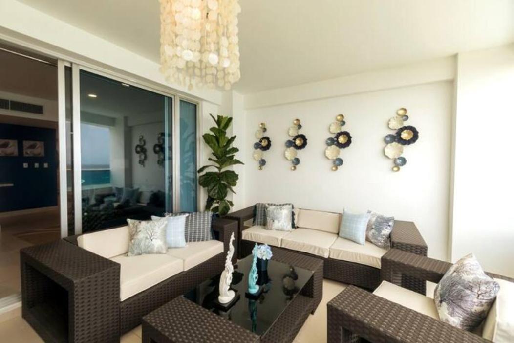 Luxury Beachfront 2br At Olas,