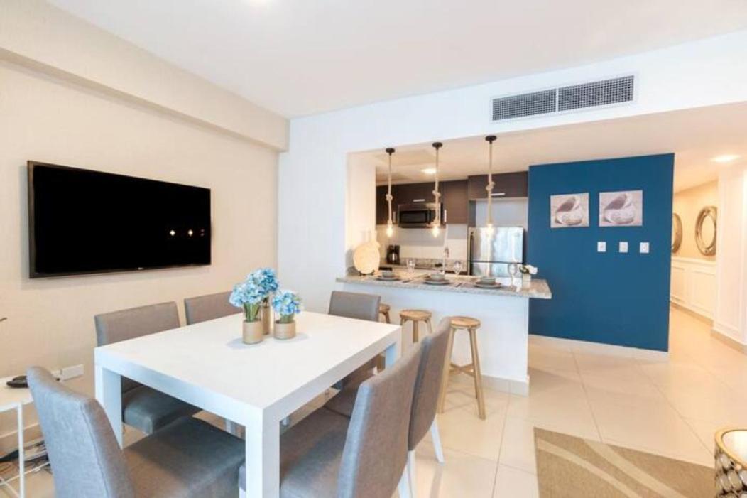 Luxury Beachfront 2br At Olas, Apartment