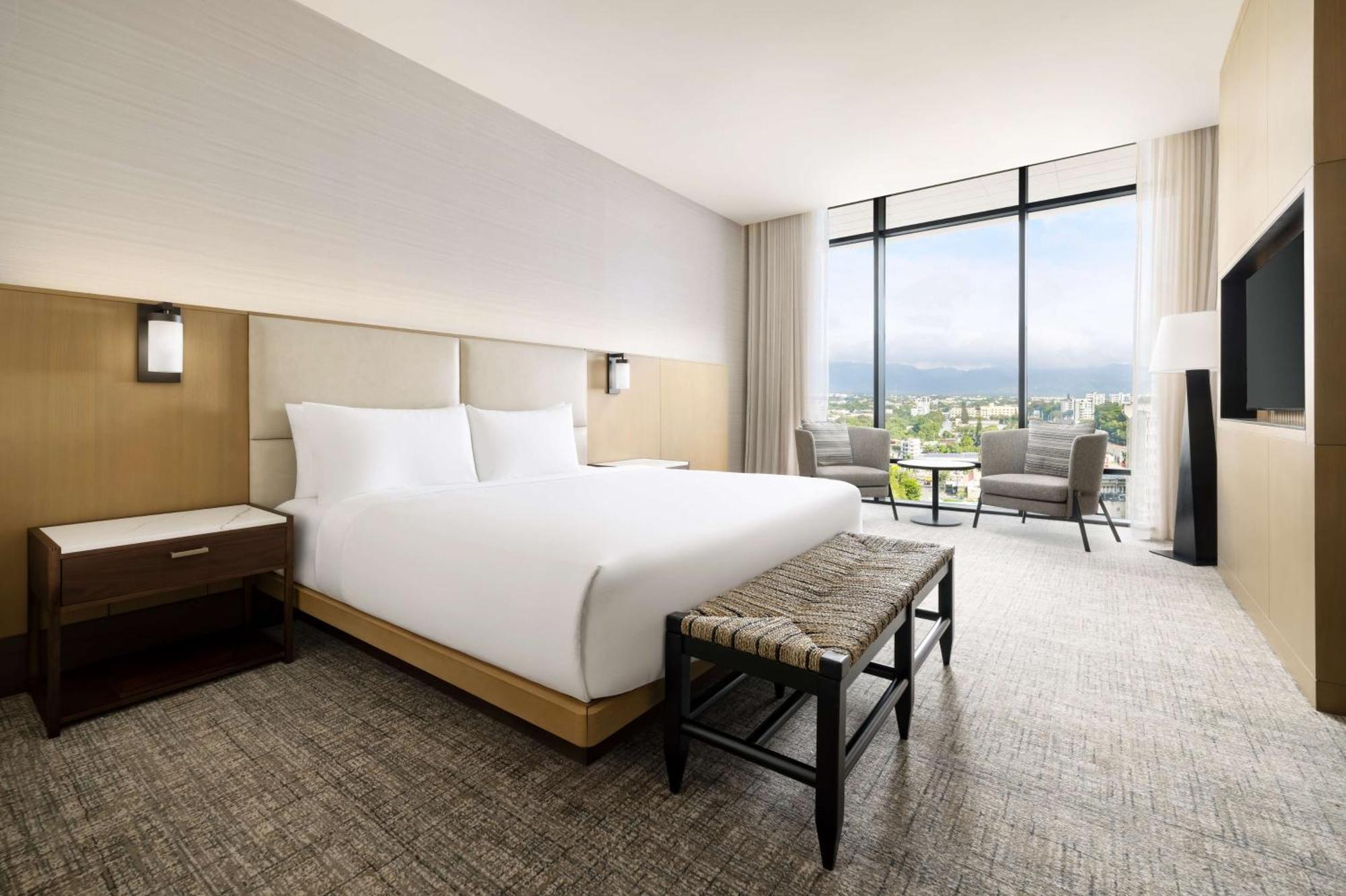 Hotel Santiago, Curio Collection By Hilton