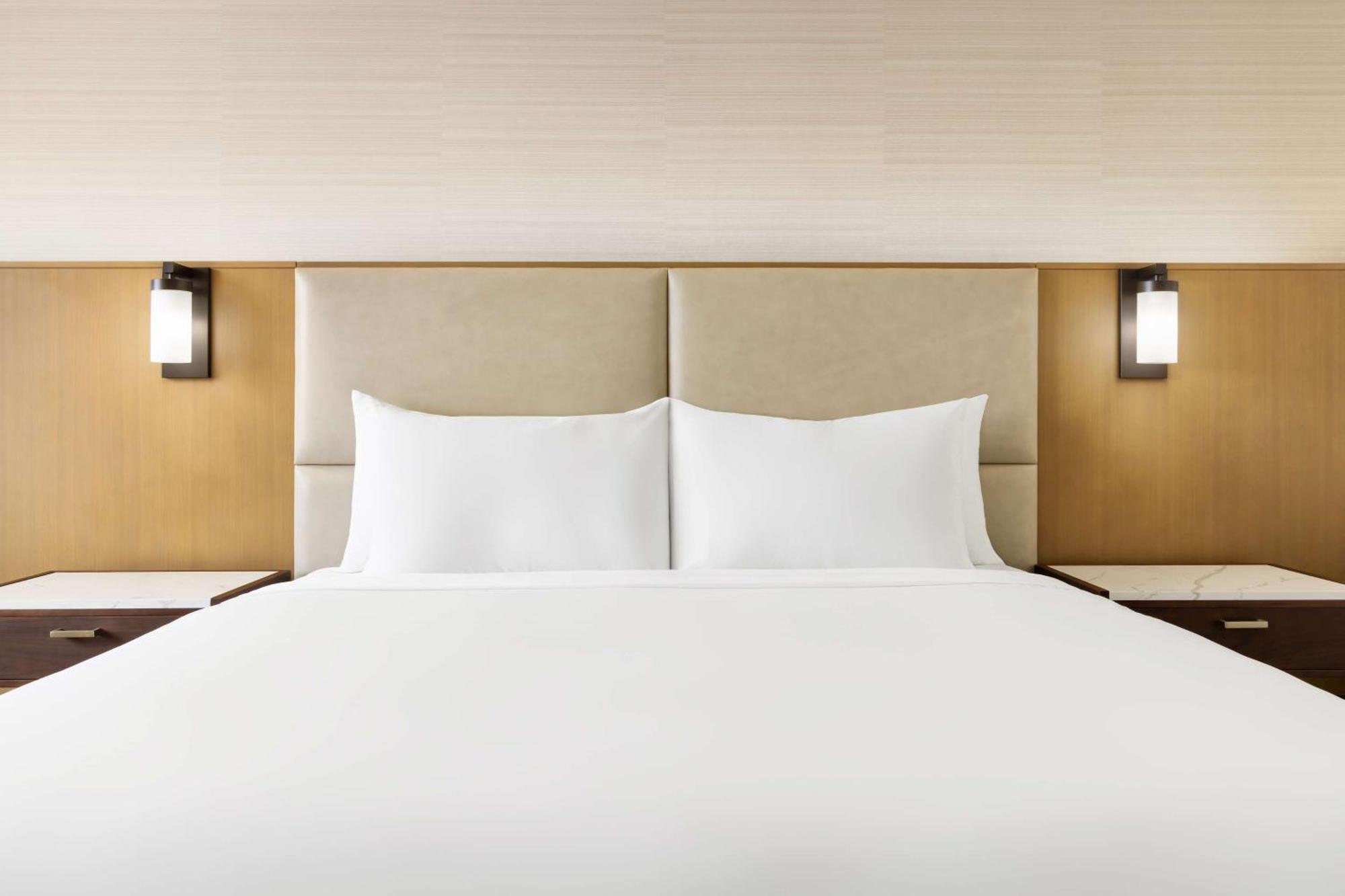 Hotel Santiago, Curio Collection By Hilton