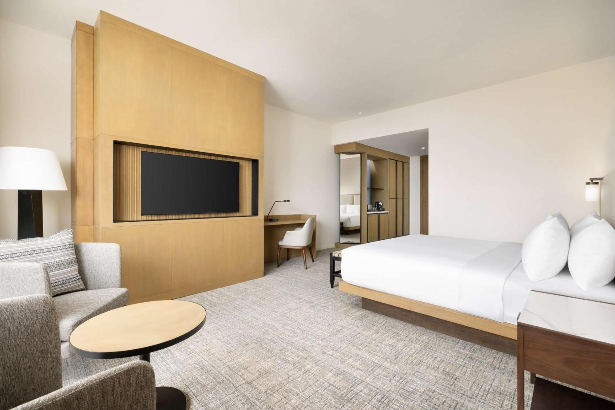 Santiago, Curio Collection By Hilton