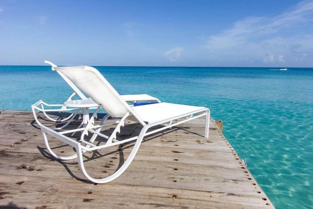 Lovely By The Caribbean *