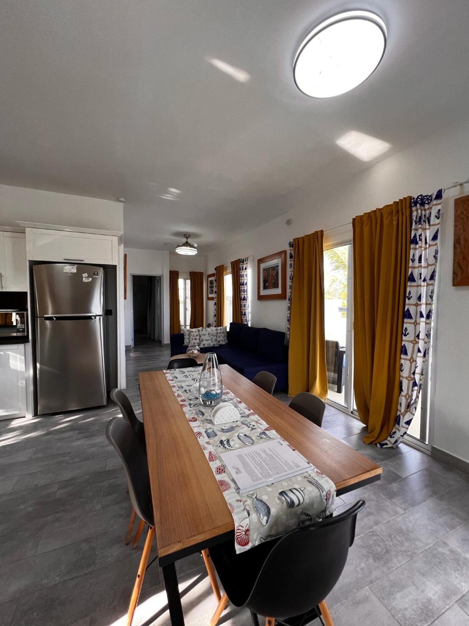 Apartment Carey Cabrera