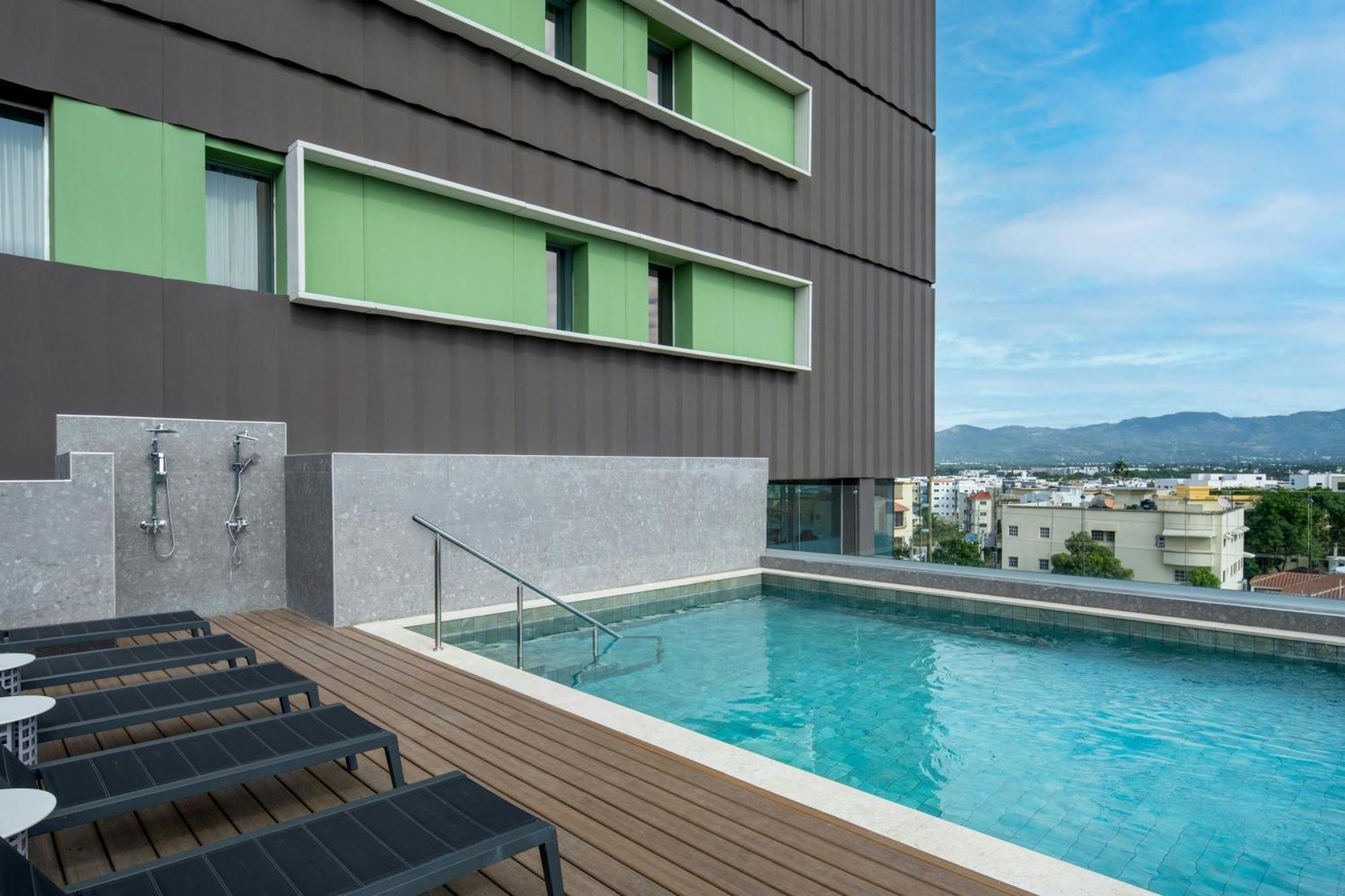 Hotel By Marriott Santiago De Caballeros *