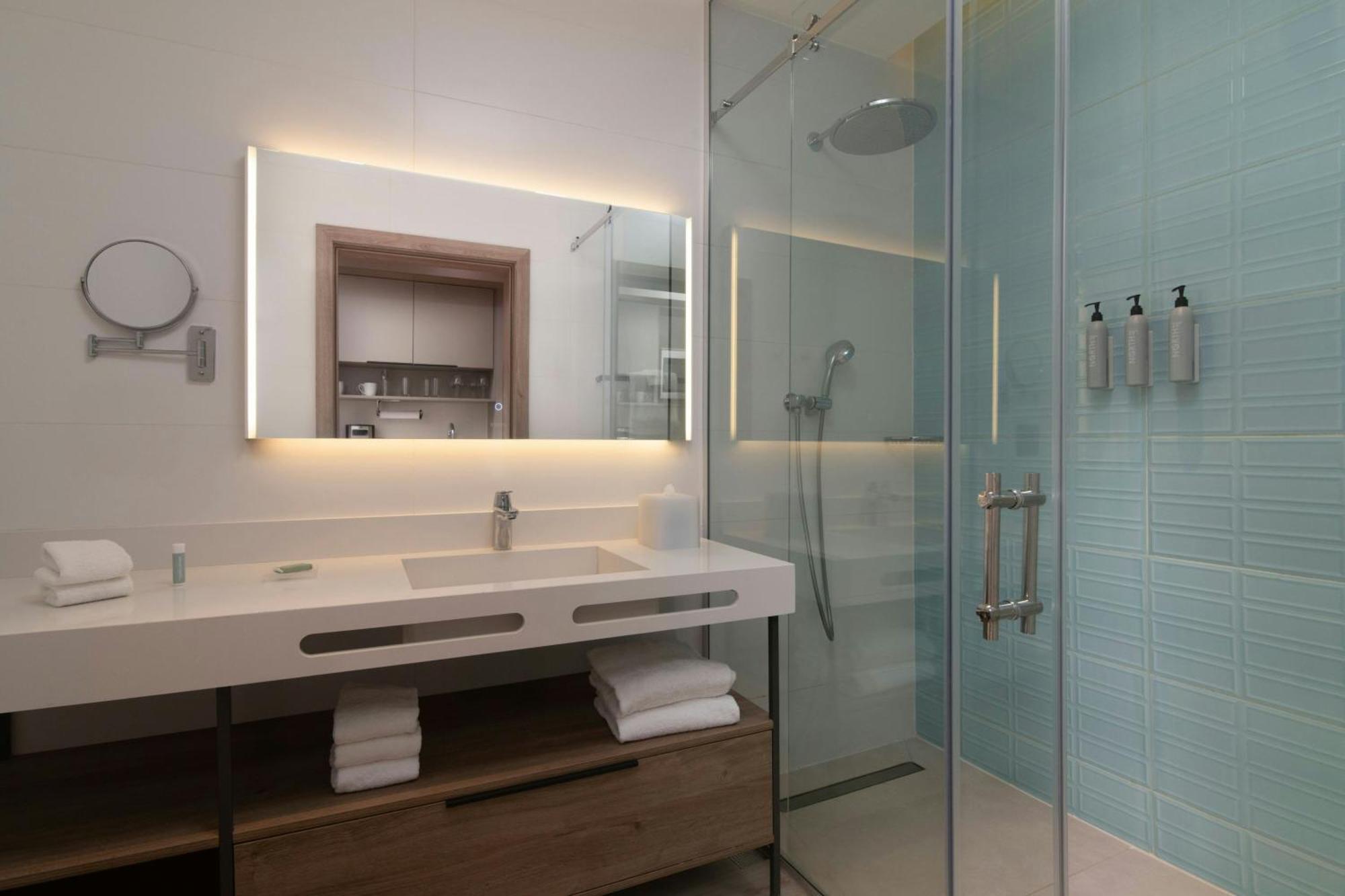 Hotel By Marriott Santiago De Caballeros *