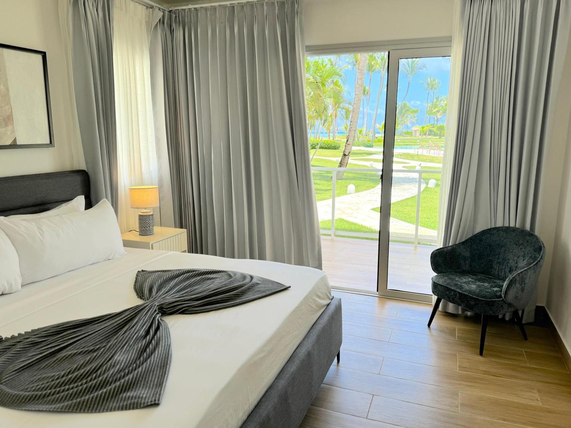 Apartment Front By Playa Palmera