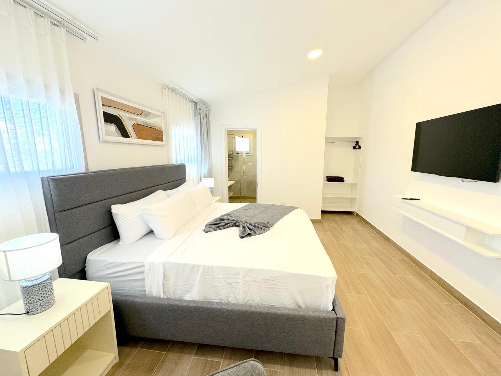 Apartment Front By Playa Palmera *
