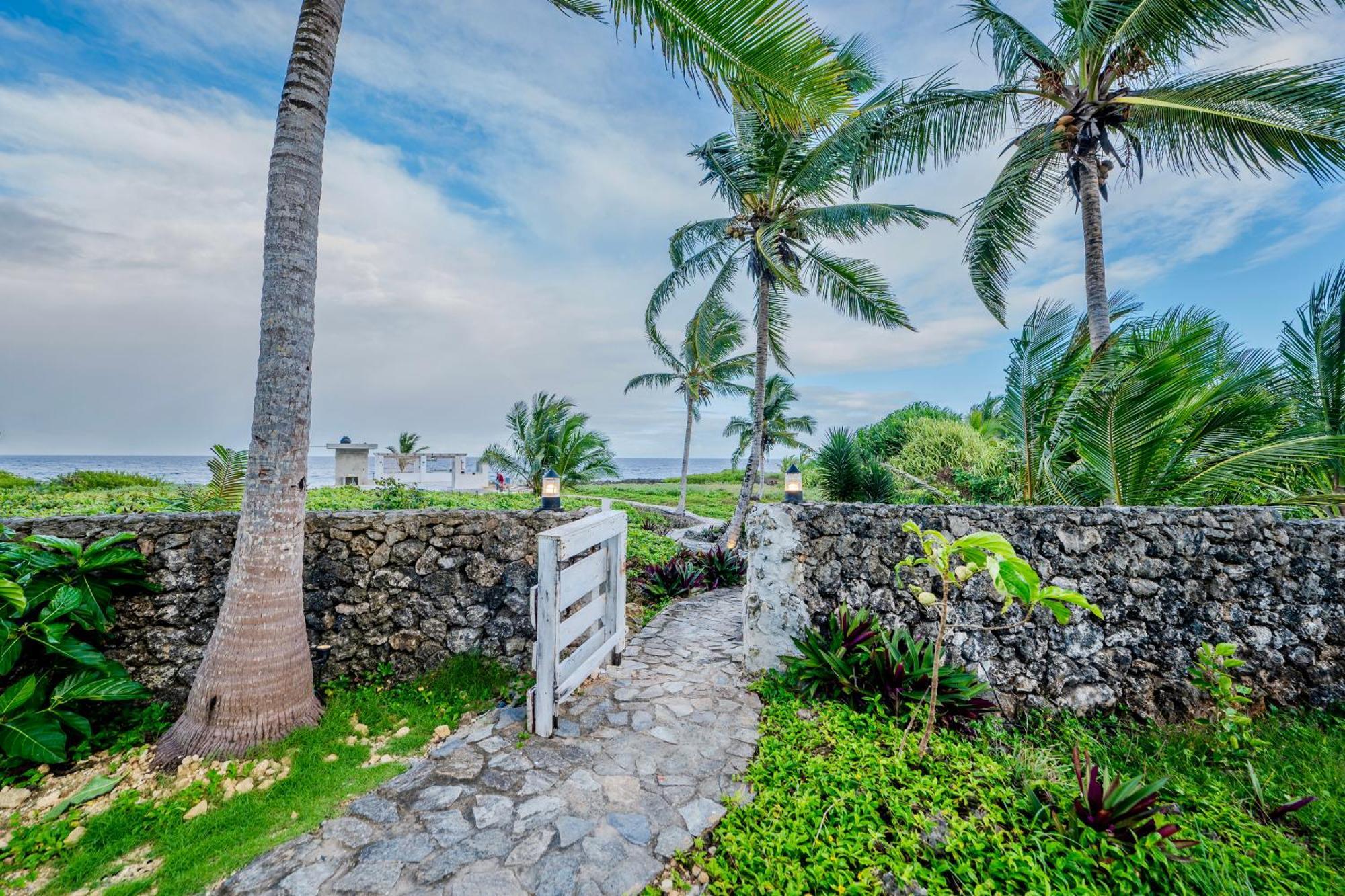 Palm House - Luxury - Samana - Ocean Front Sanchez