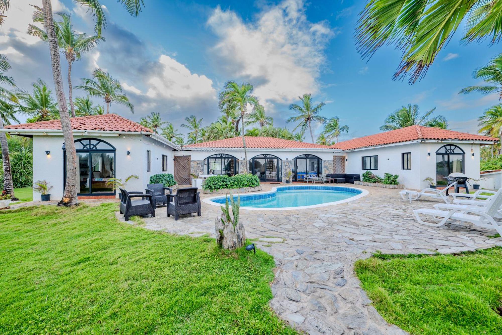 Palm House - Luxury - Samana - Ocean Front