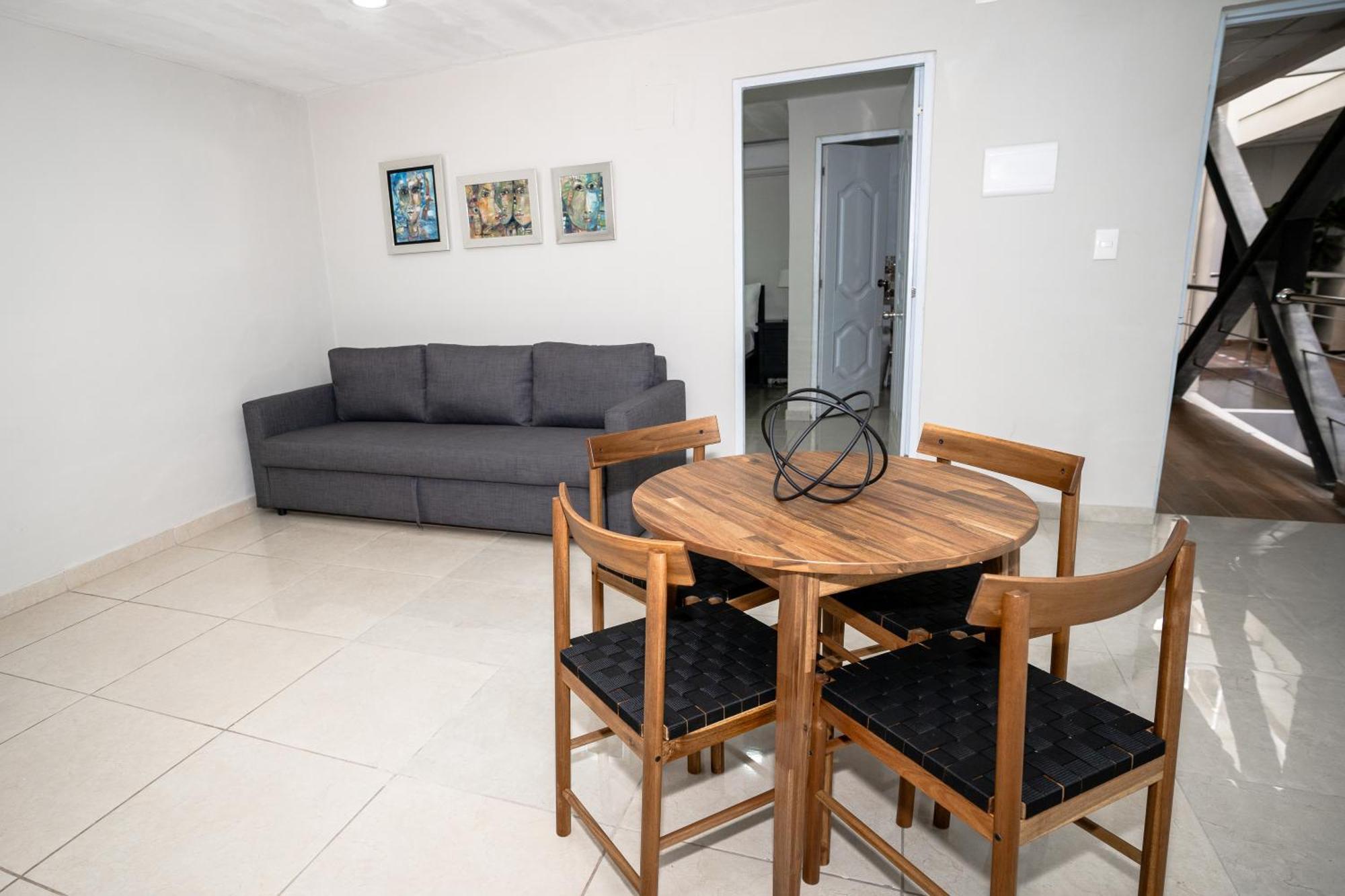 Apartamentos Roman *