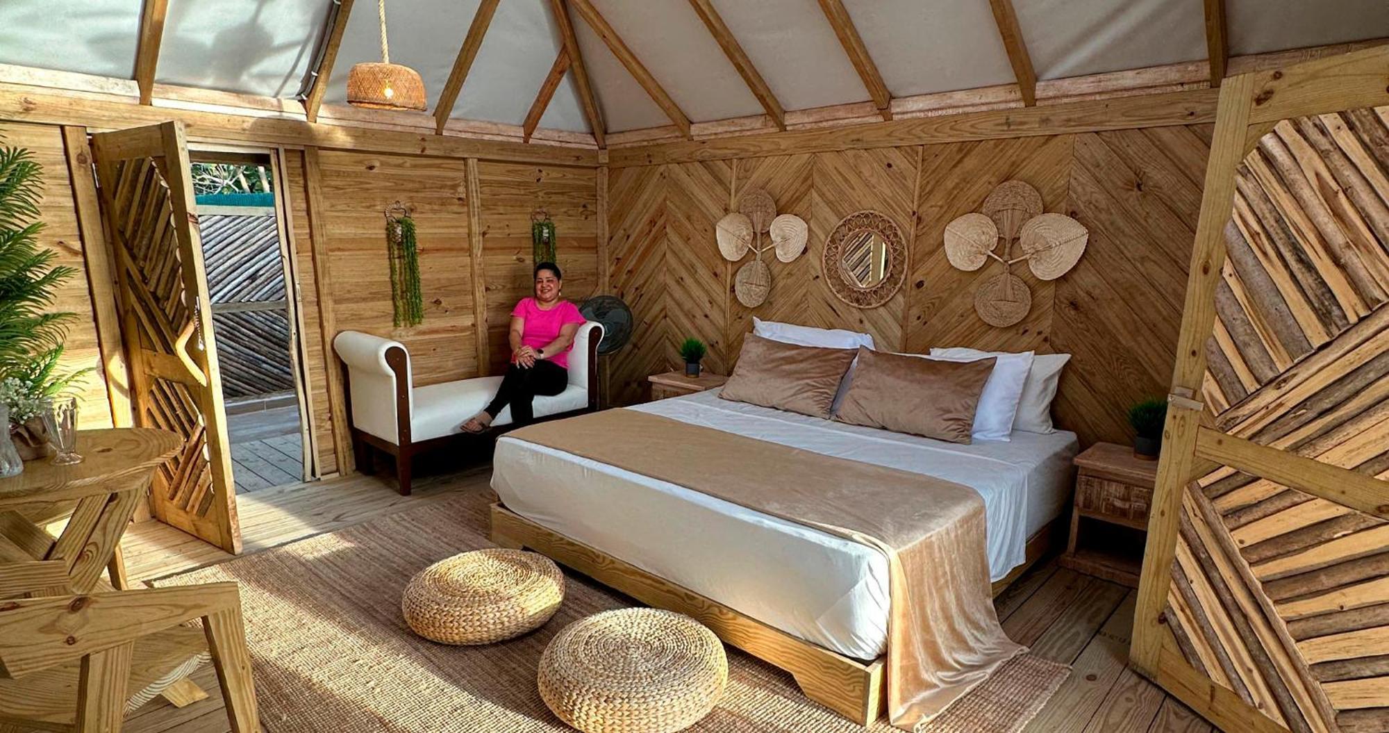 Glamping Cueva De Aguilas Holiday park Pedernales