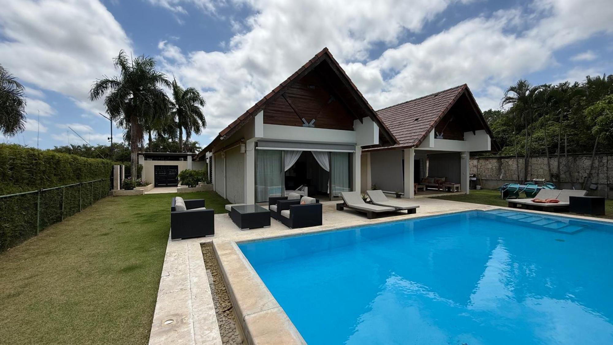 Centrally Exterior Accessible & Pet Friendly Villa