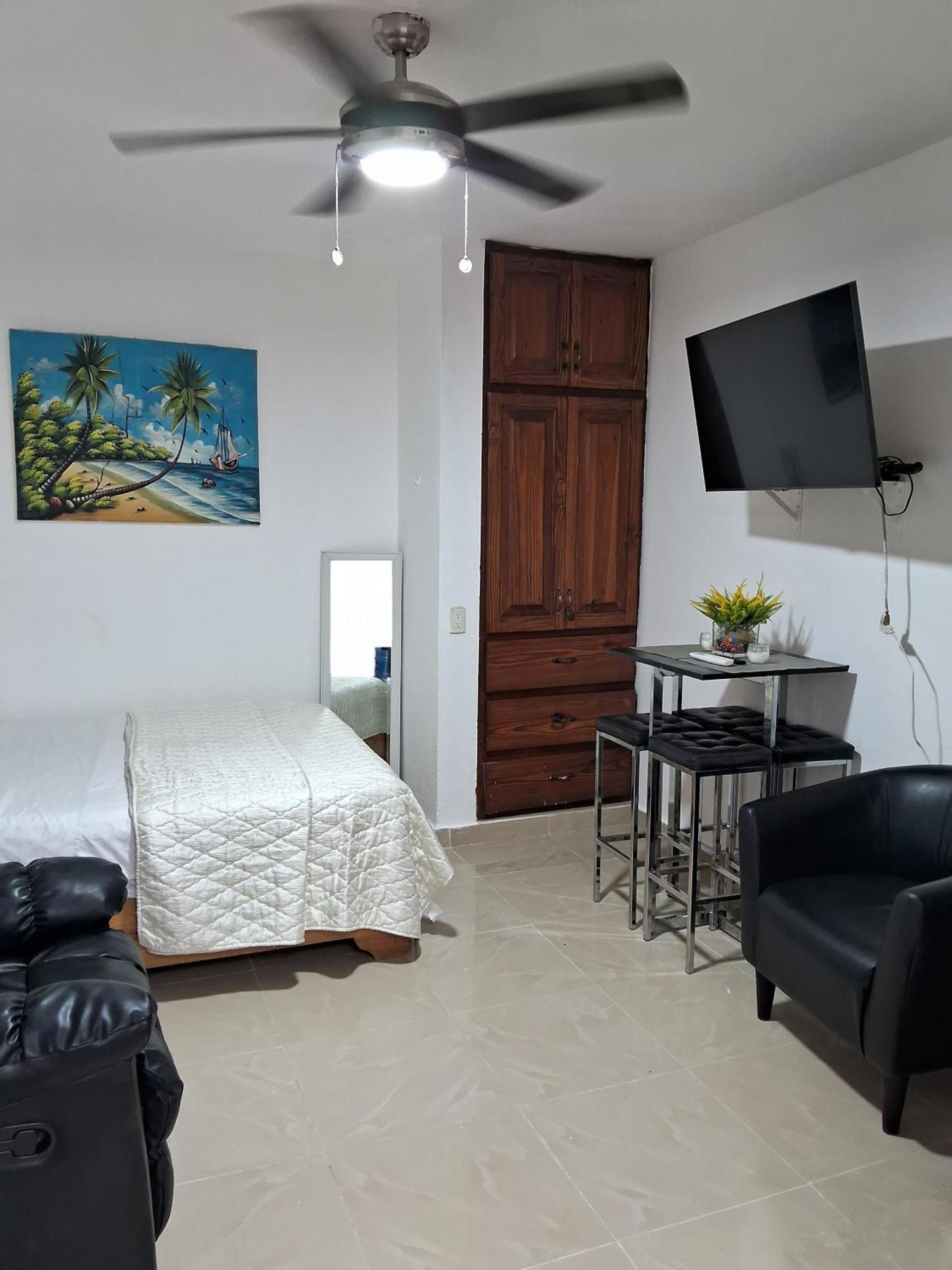 Cozy Studios-private Entrance- Hs Internet-ac-hot Water-backup Generator-near The Bed & Breakfast