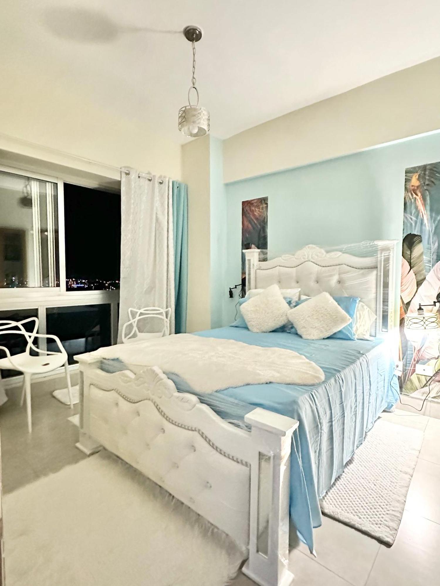 Luxury Penthouse Dgm At Boca Del Mar Iii,