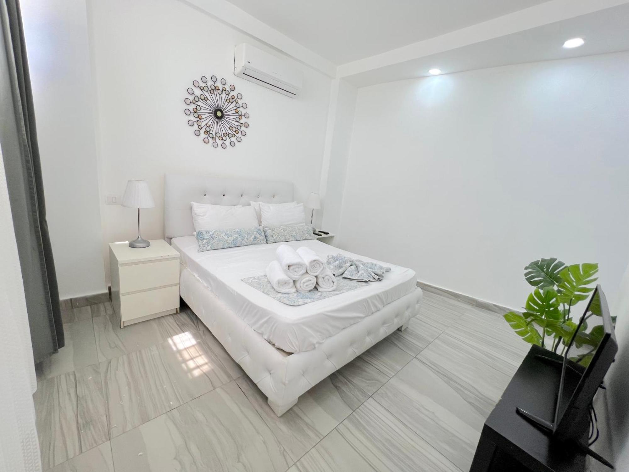 Aparthotel Serenity With Rooftop Pool, Club, Spa, Restaurants