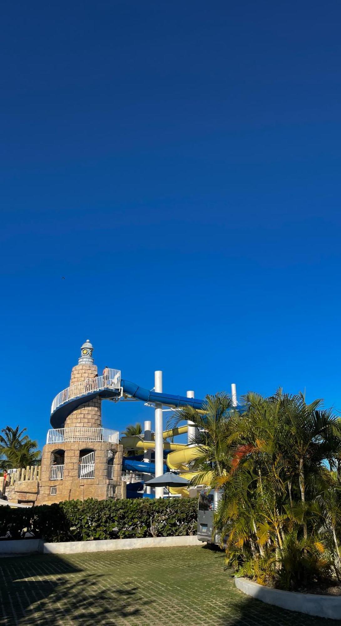 Apartment 2br Beachfront W View 71 *