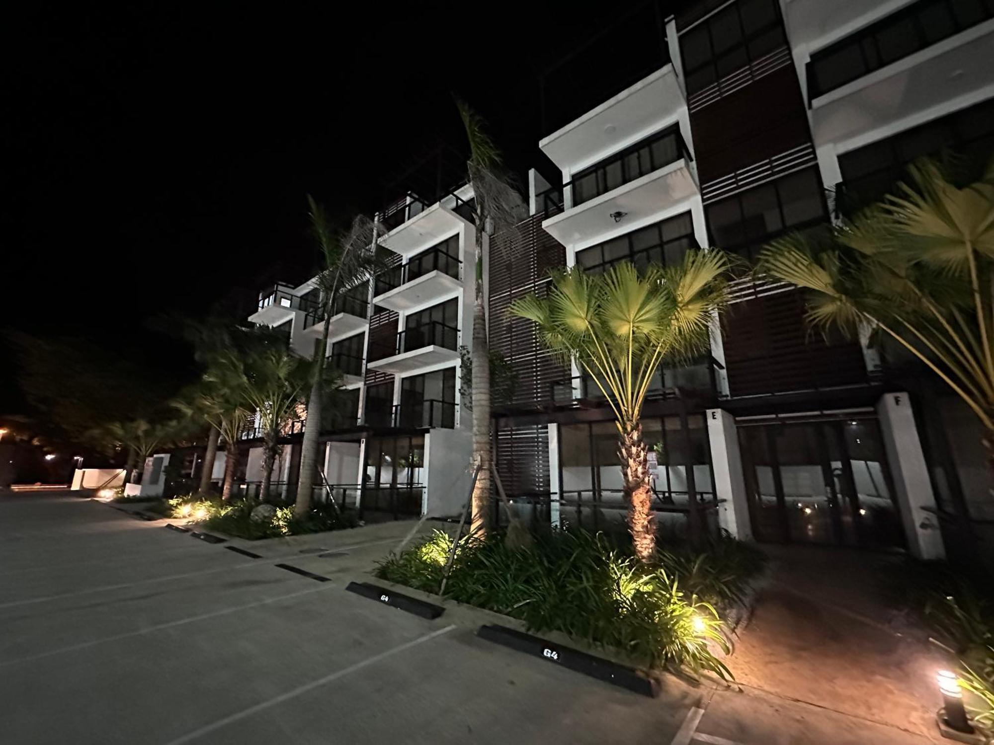 Brand New Beachfront Apartment *