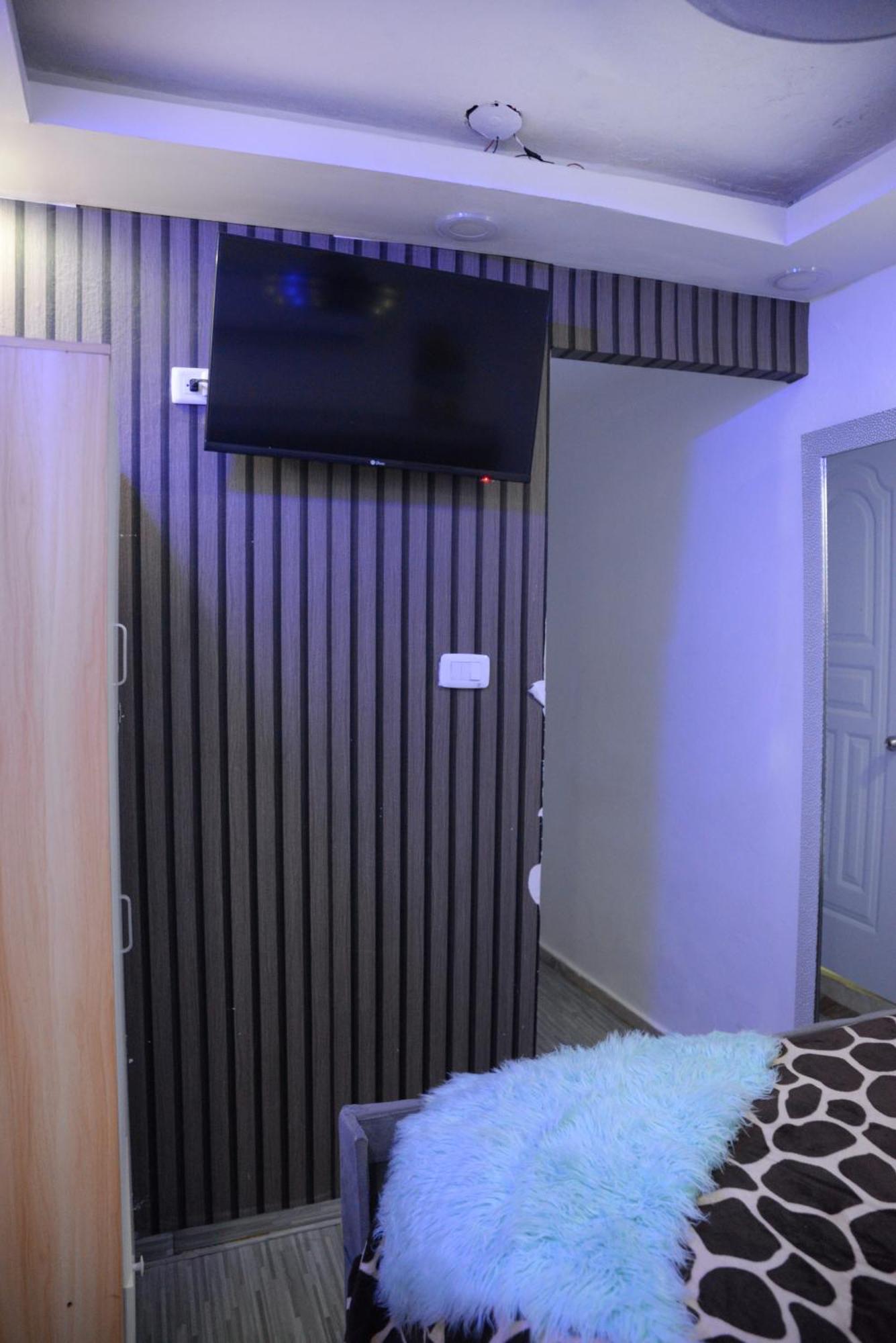 De 1 2 Y 3 Apartment *