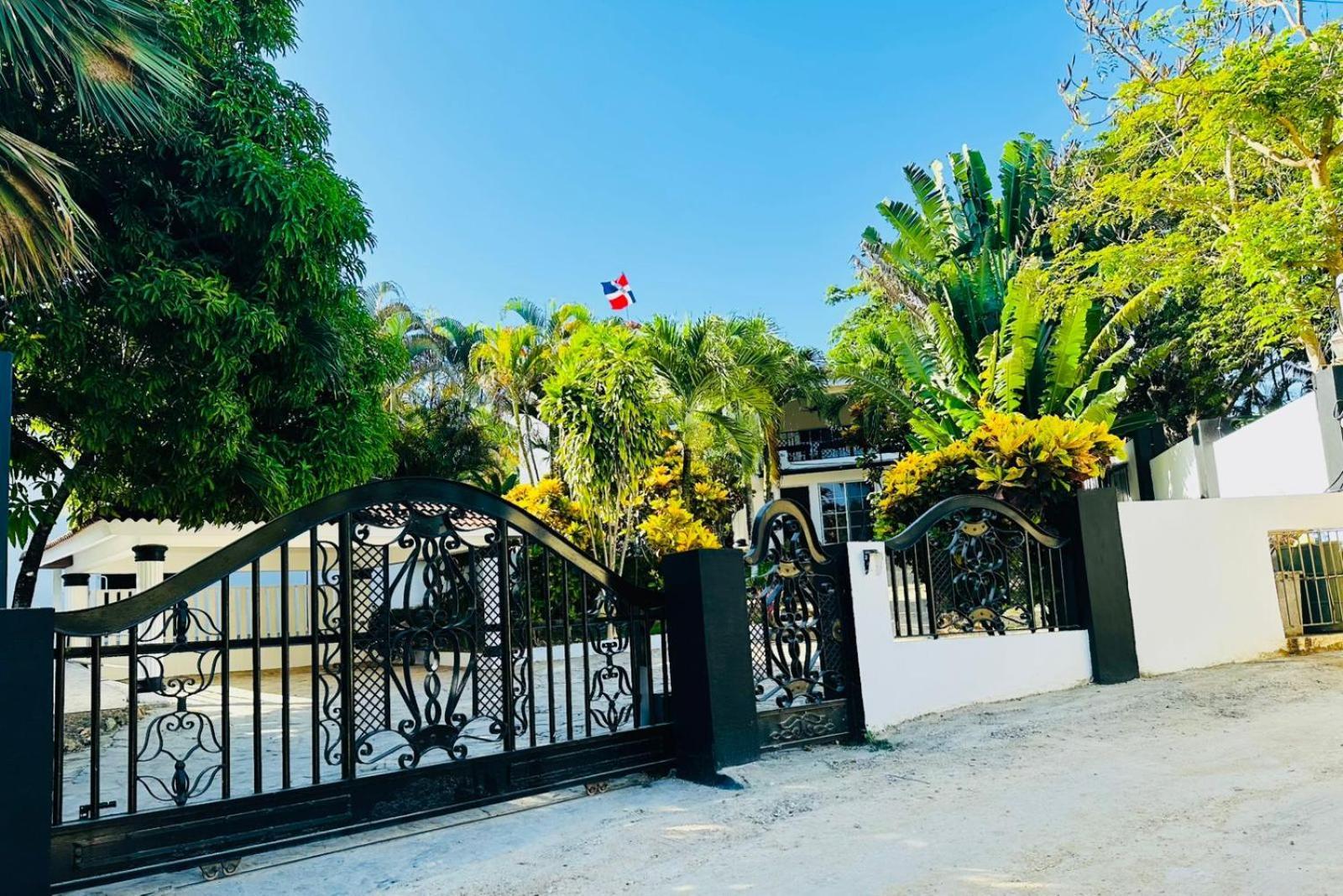 Villa Addictive & Holistic House, Where Vacation, Sand, Sun And Luxury Awaits