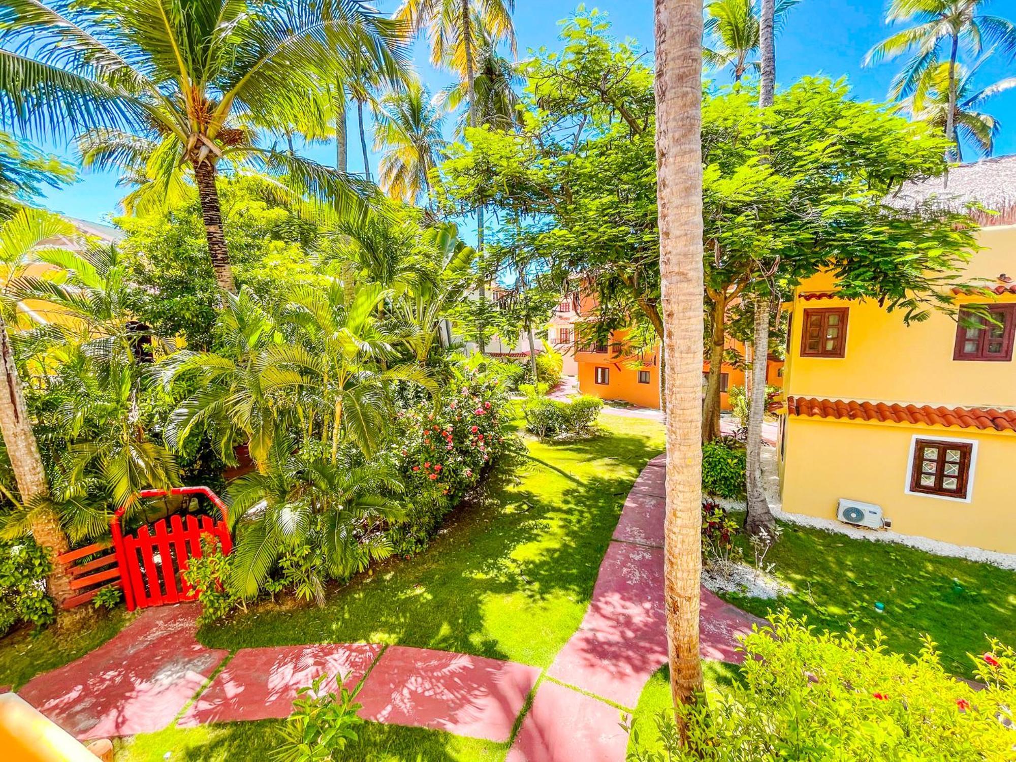 Tropical And Homes - Club, Spa, Restaurants - Playa Corales