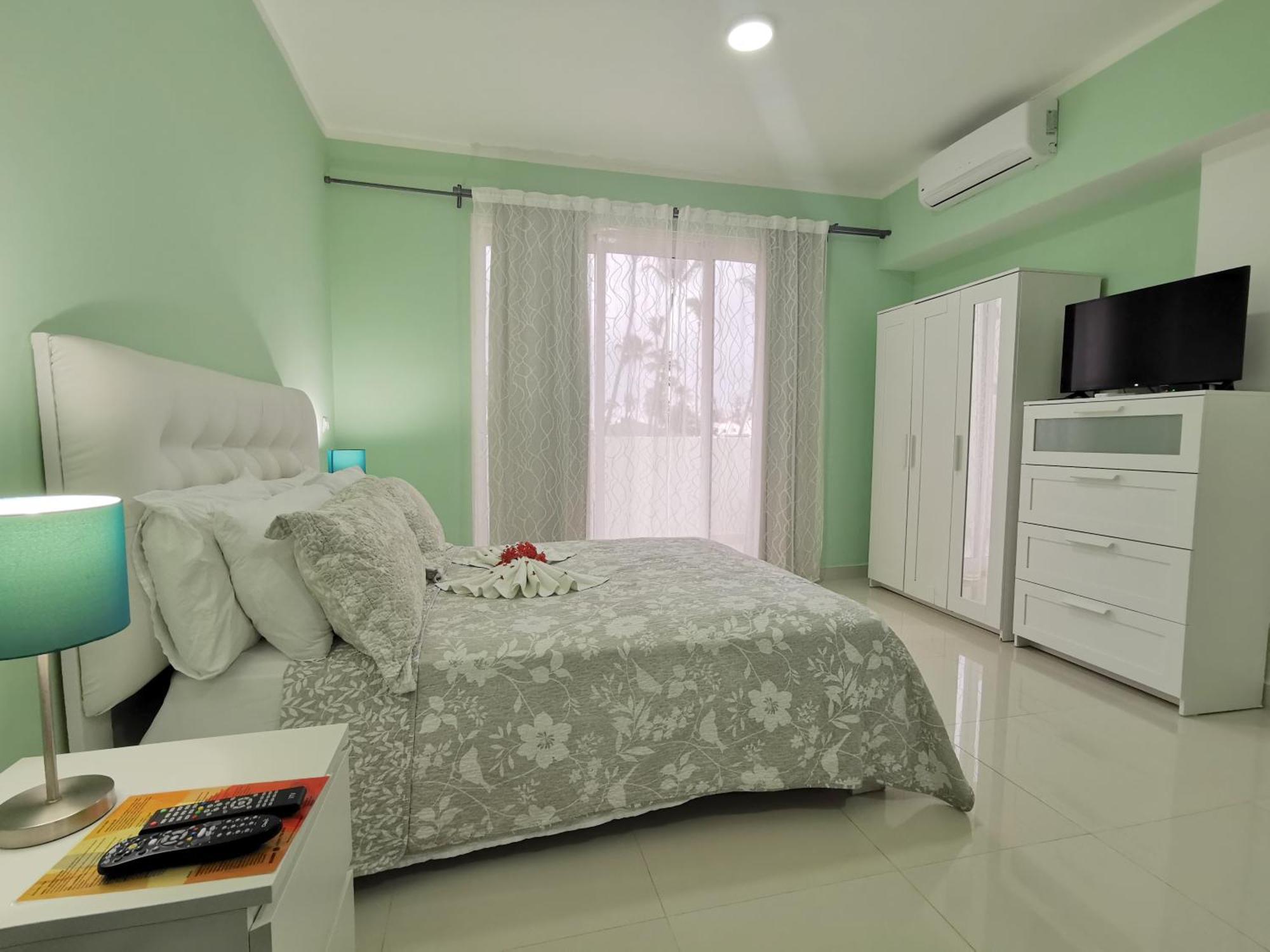 Aventura And - Corales - Good Location With Many Restaurants
