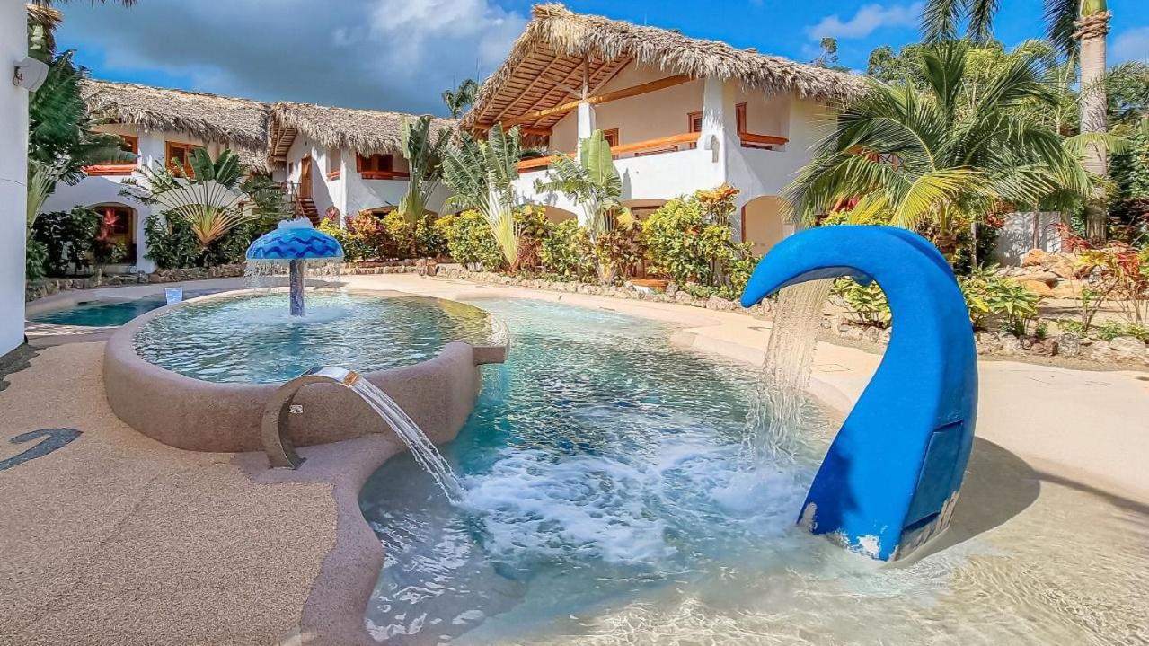 Palmeras Con Piscina En Galeras
