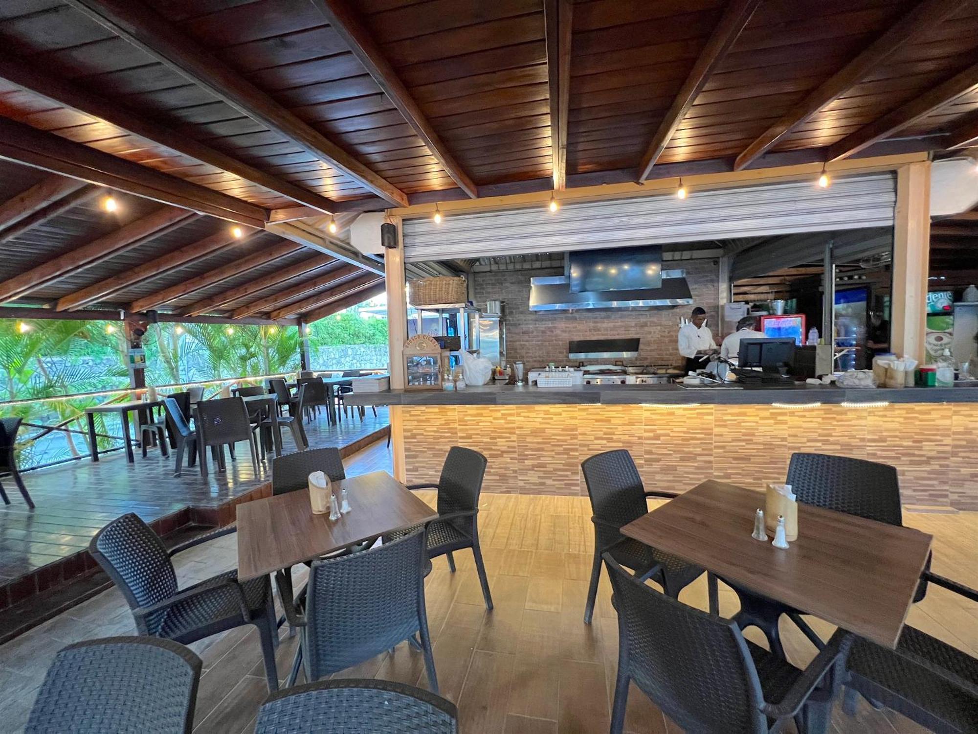 Sunny And - Corales - Great Location With Many Restaurants
