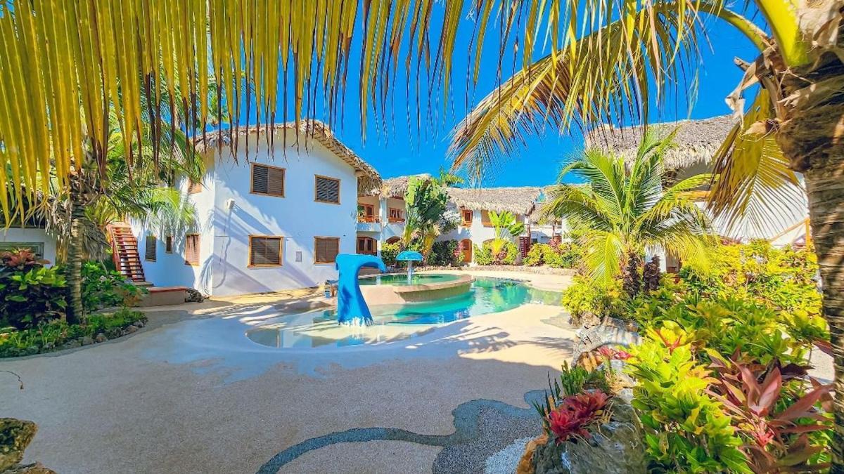 Palmeras Con Piscina En Galeras * Las Galeras