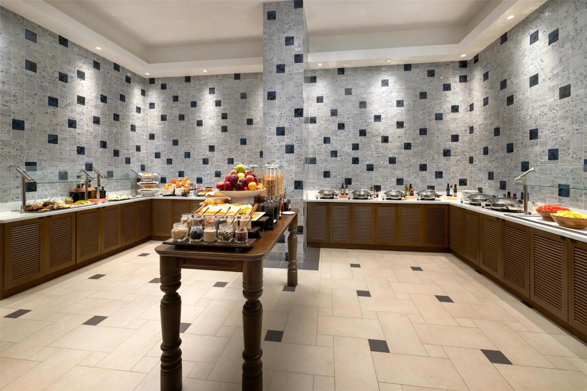 Santiago, Curio Collection By Hilton Hotel