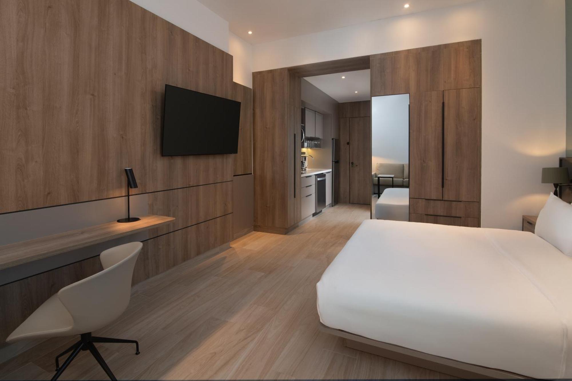 Hotel By Marriott Santiago De Caballeros