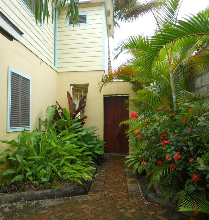 Flukers Suites Apartment *