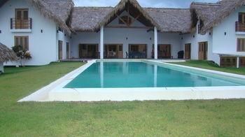 Beachfront Luxury Villa *