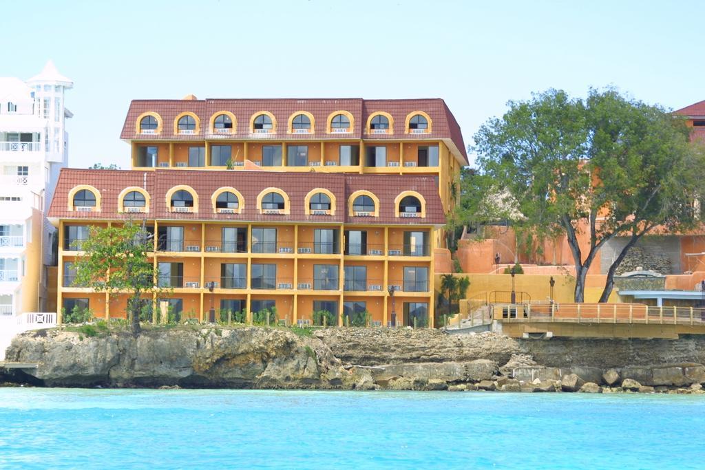 Exxtraordinary - Bellamar 3*