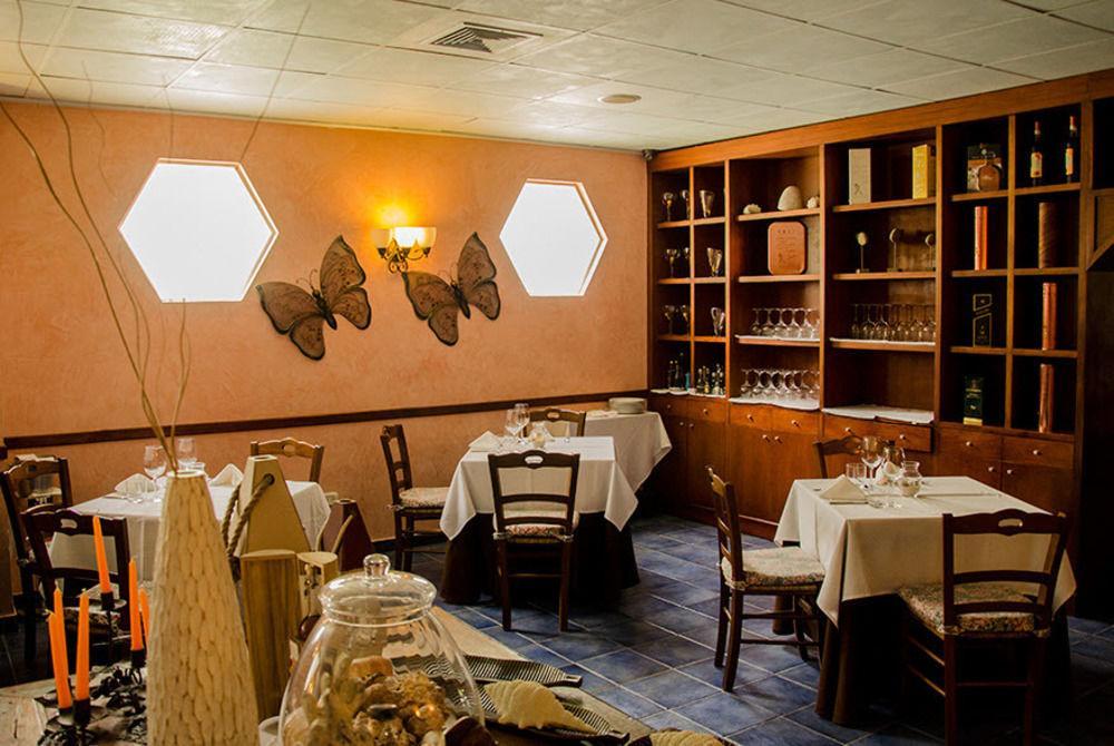 Hotel Capriccio Mare Y Restaurante 3*