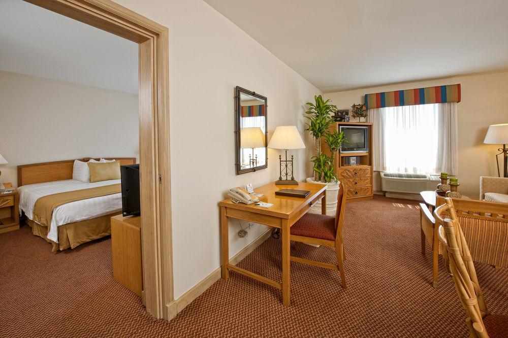Four Points By Sheraton Hotel 4*