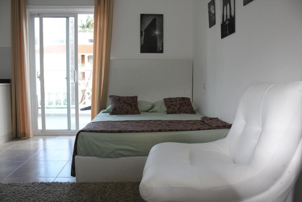 Los Corales Apartment *