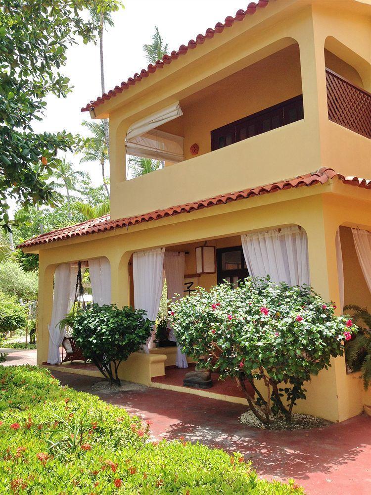 Aventura Village Los Corales Beach And