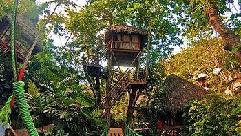 Dominican Tree House Village Lodge *