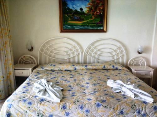 Sans Souci Aparthotel 2*