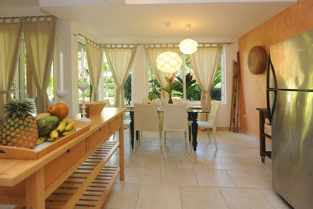 Instyle Residences At Infiniti Blu 4*