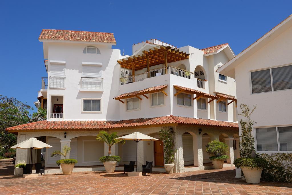 2br Beachfront W View 71 Apartment