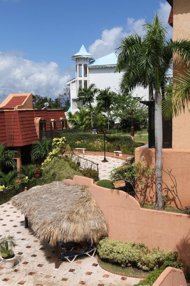 Exxtraordinary - Bellamar Hotel