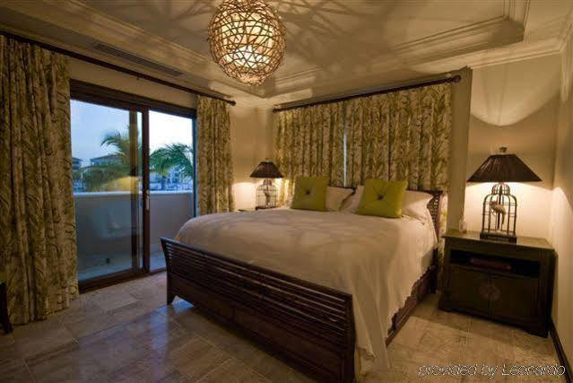 Hotel Aquamarina Luxury Residences 4*