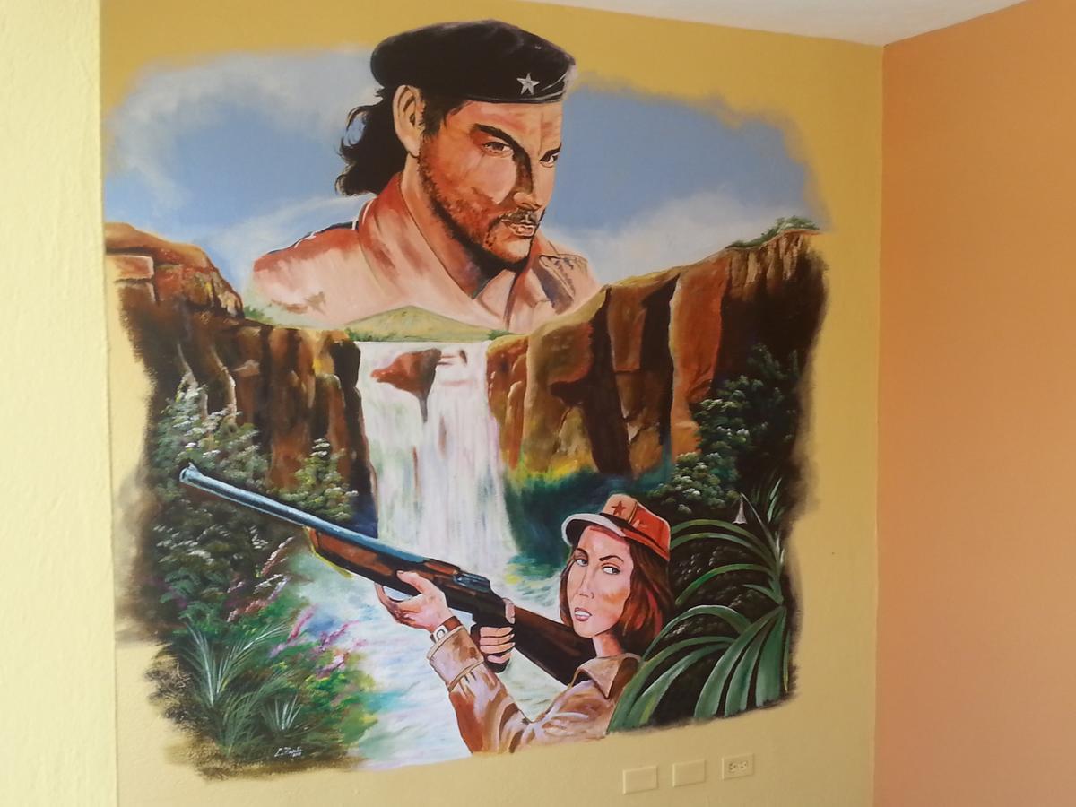 La Cueva Del Che Inn *