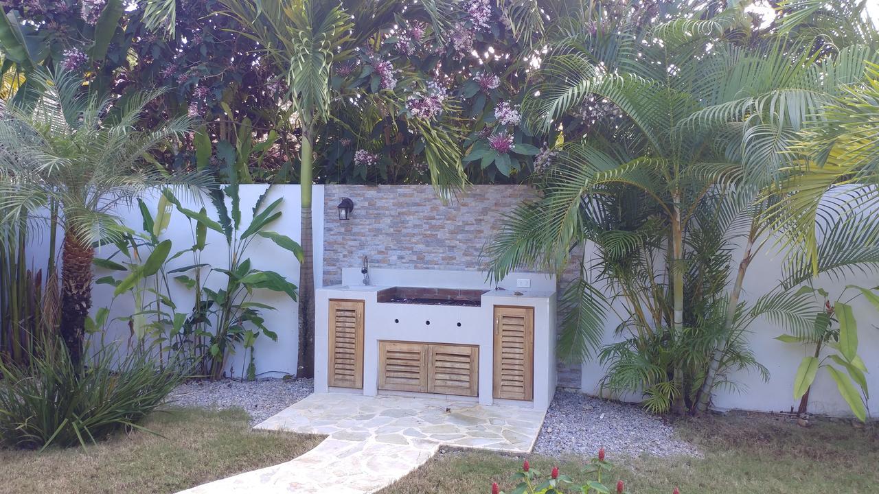 Villa Clarissa V, Walk To Beach!